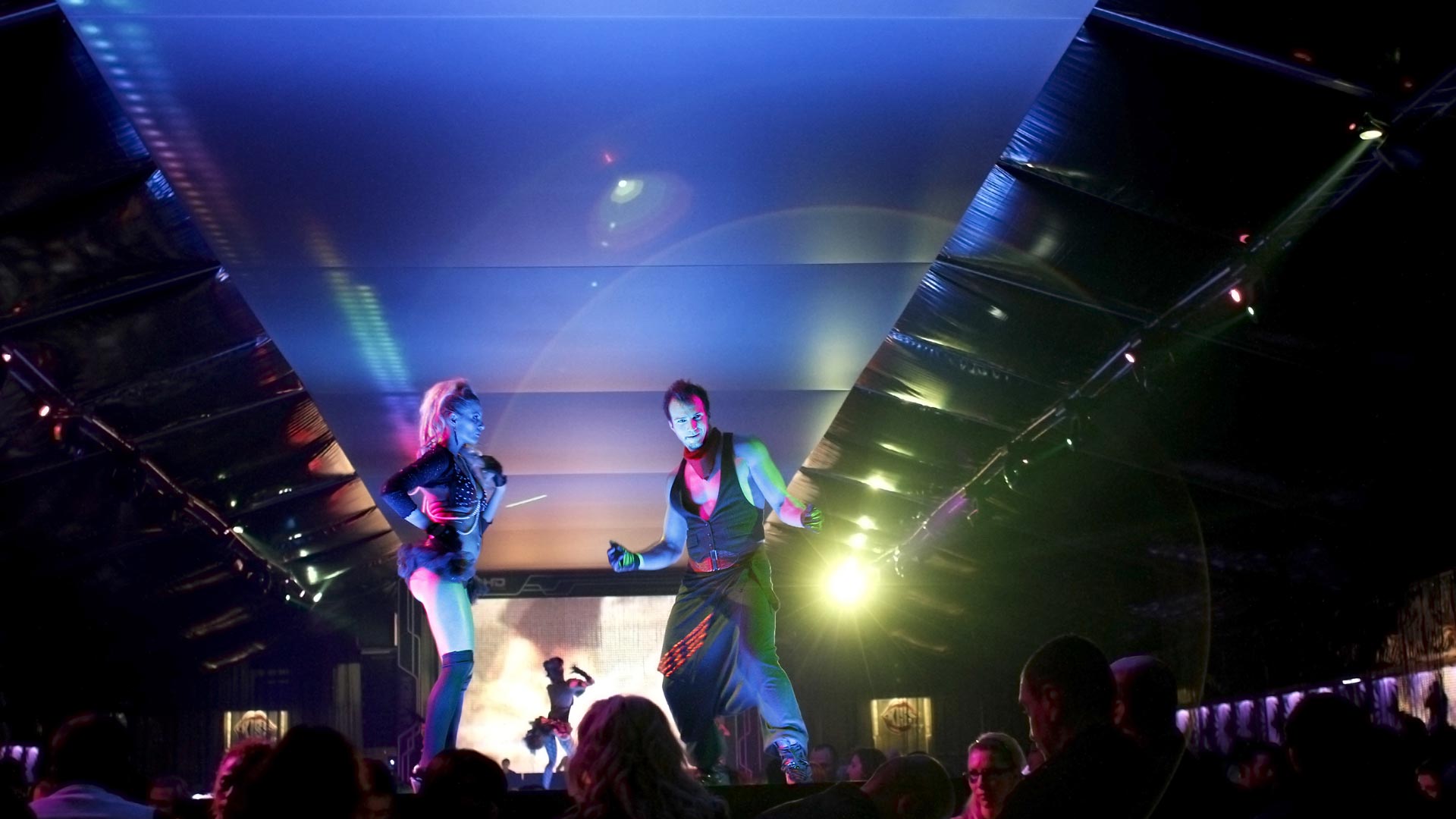 nightclub photographer Vio Dudau