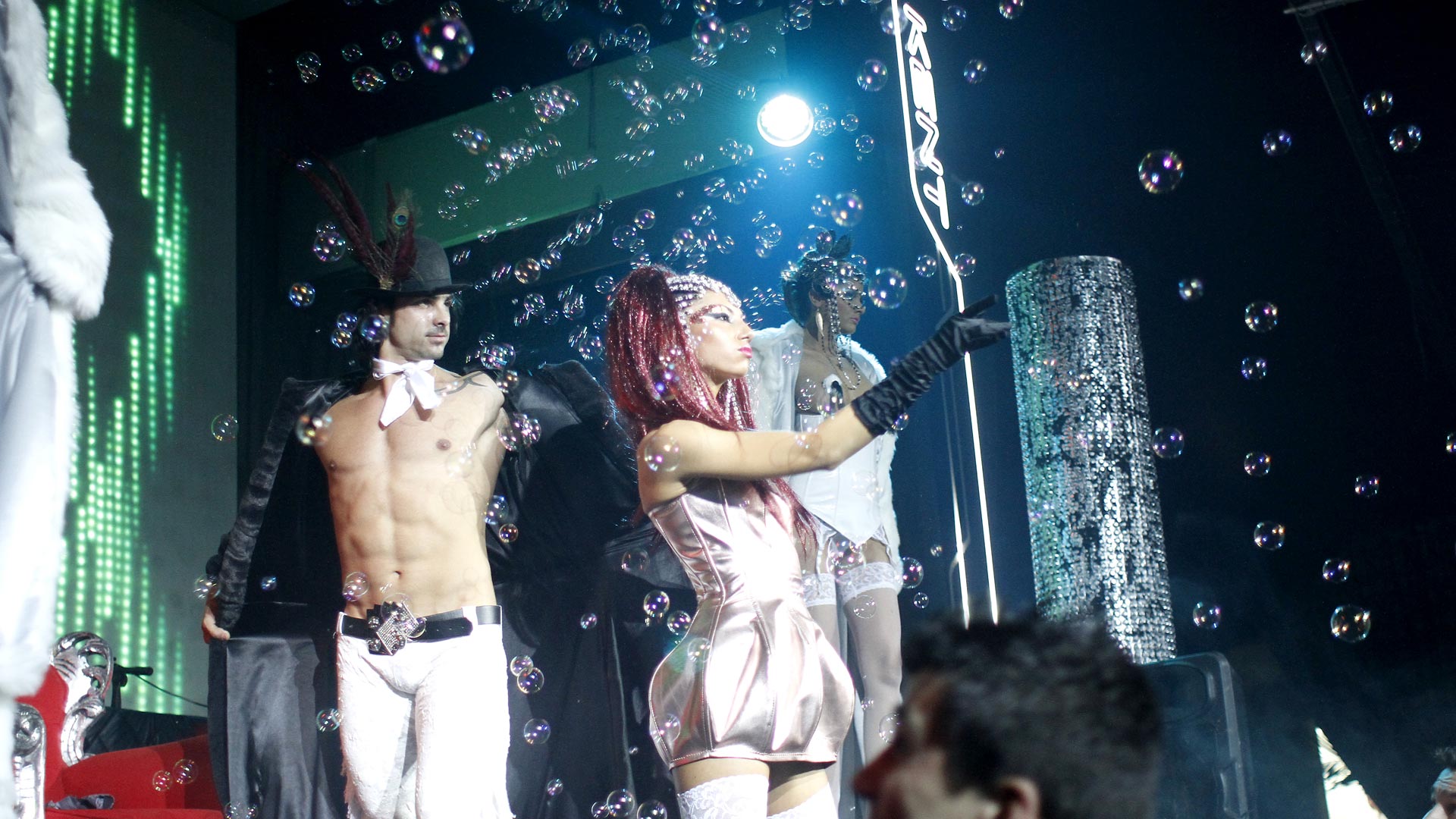 nightclub photographer Vio Dudau