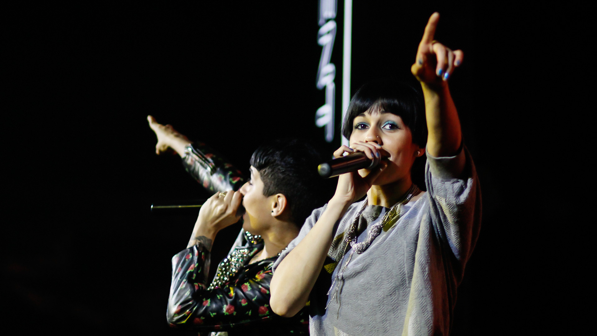 nightclub photographer Vio Dudau